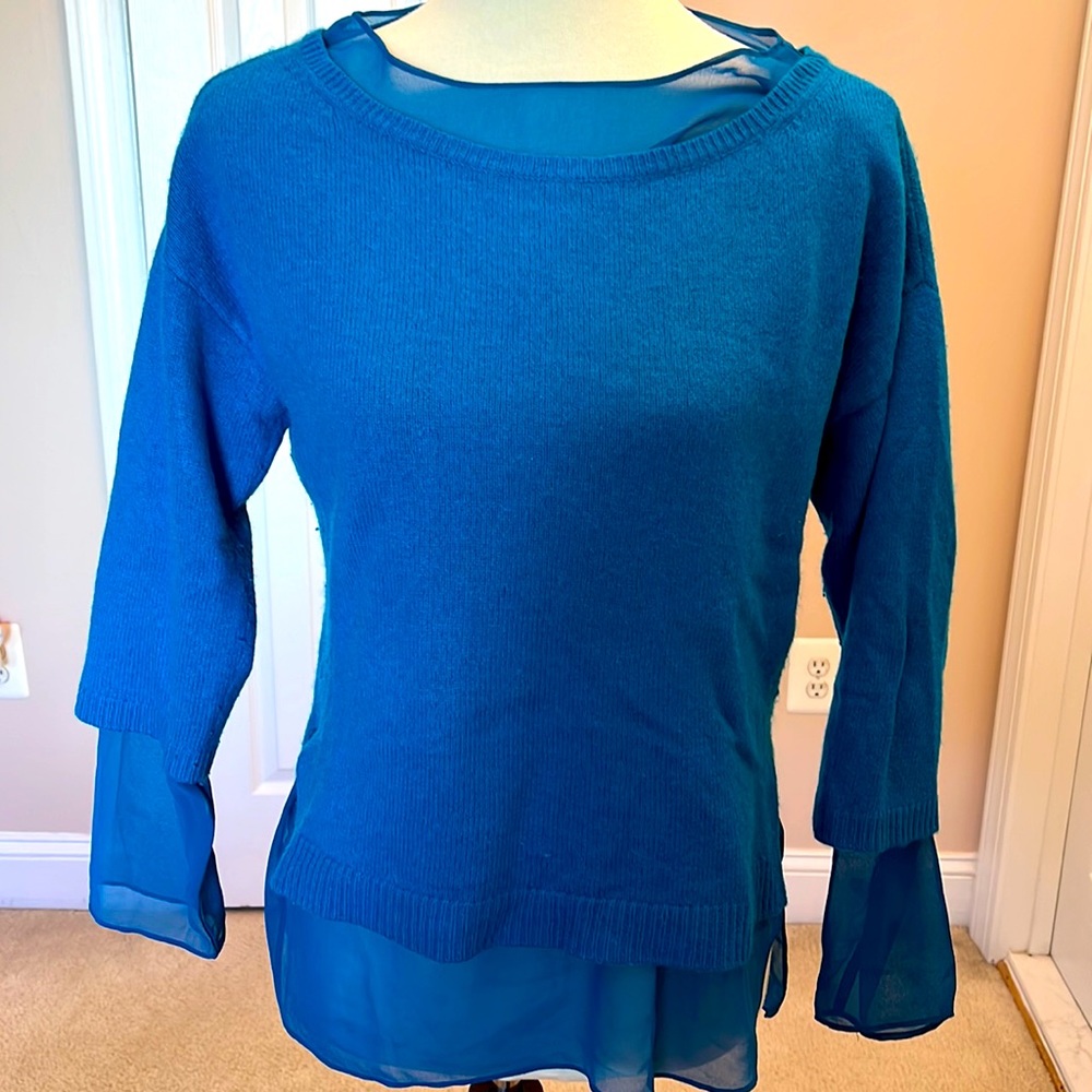Beautiful 3/4 sleeve top. Merino wool. Dark turquoise